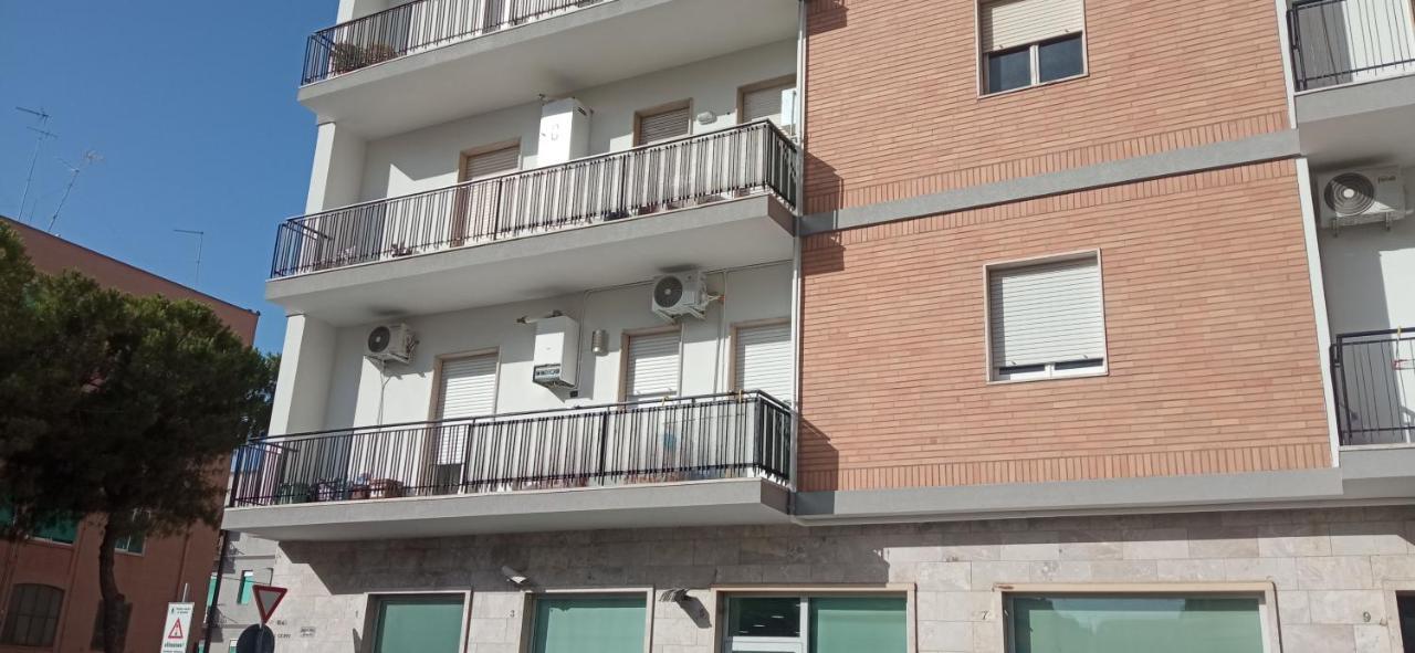 Family Apartment Brindisi Exterior photo